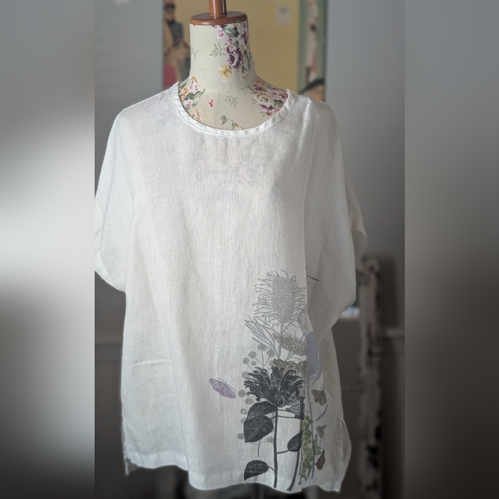 Impression Design Floral‎ White Women's Top